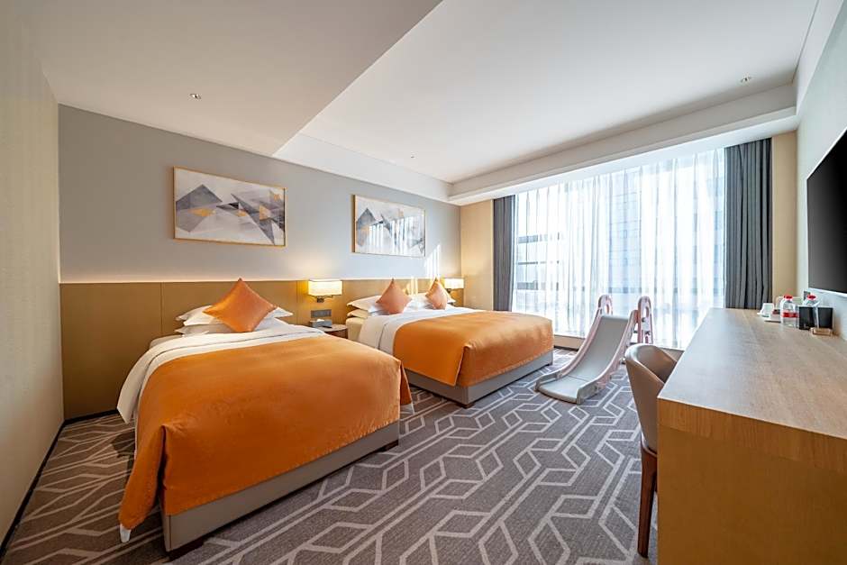 Ramada by Wyndham Luoyang Downtown