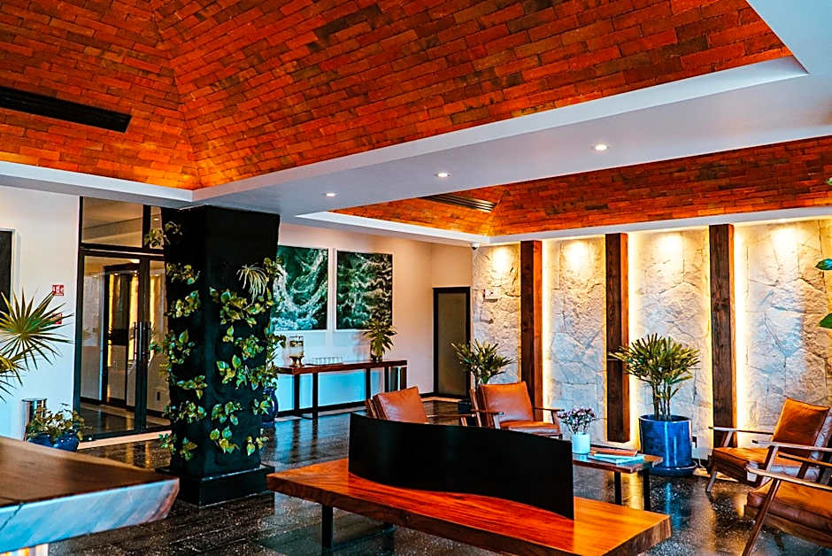 Flamboyan Hotel & Residences