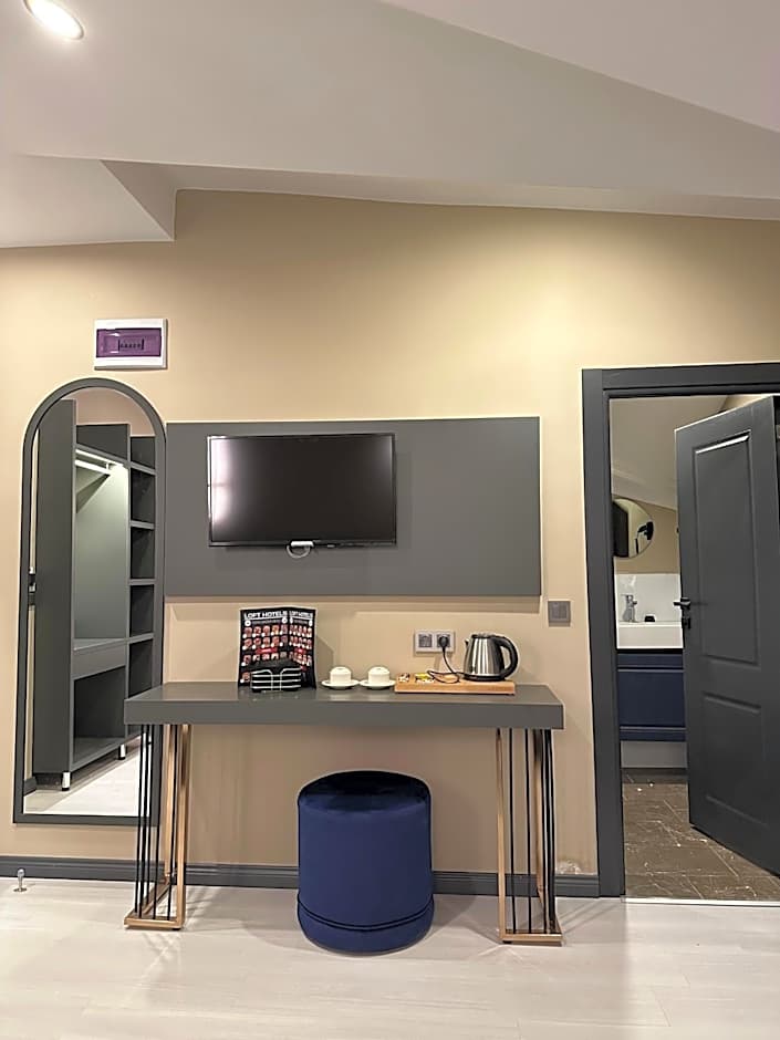 Park Hotel & Private Transportation İstanbul Airport-By Loft