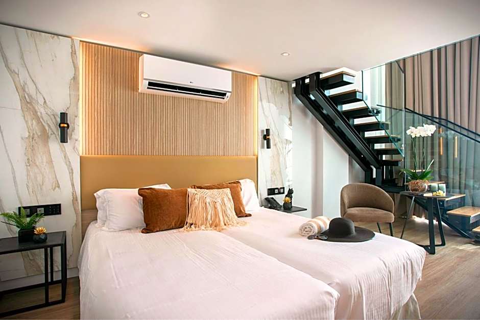 Cavo Maris Beach Hotel