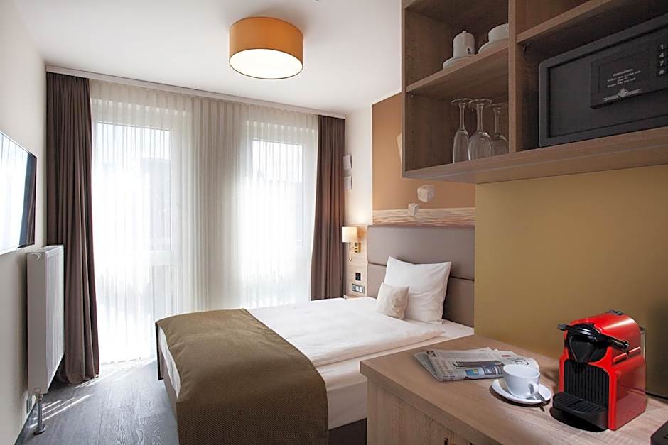 Stay! Hotel Boardinghouse