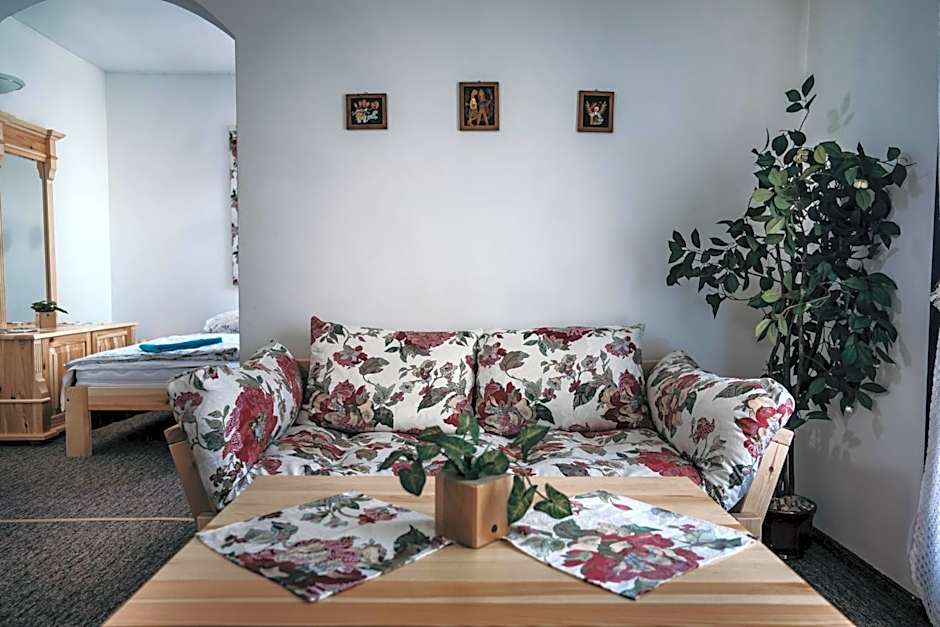 Międzynarodowe Schronisko Młodzieżowe PTSM Szarotka