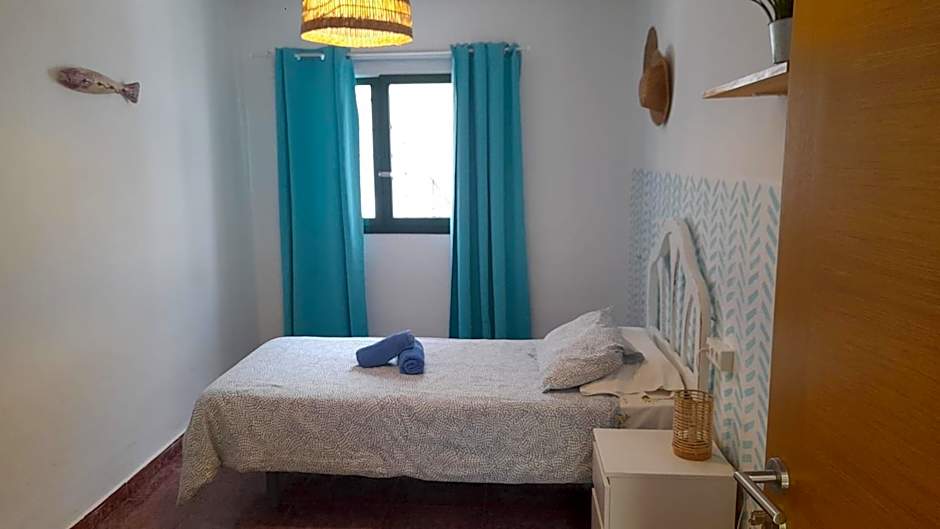 Foto 1 de 2 de Standard Single Room with Shared Bathroom