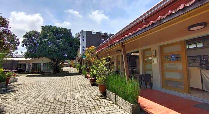 Zillion Pavilion Family and Business Hotel