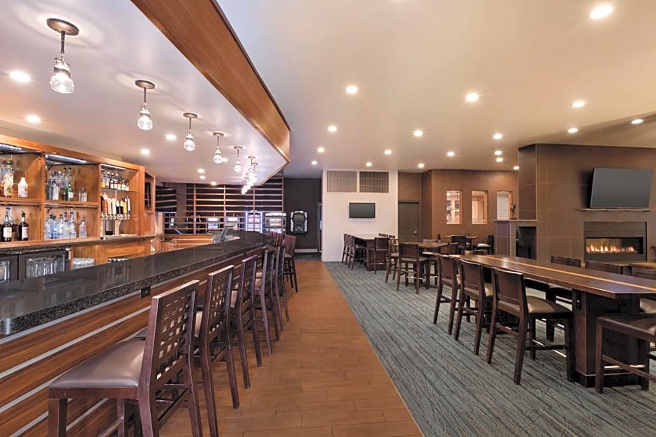 Delta Hotels by Marriott Helena Colonial