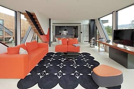 Deluxe Two-Bedroom - Walter