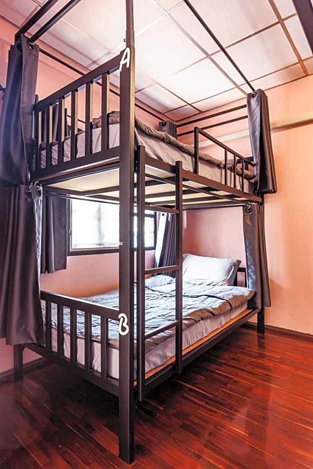 Baan Mee Suk Ayutthaya