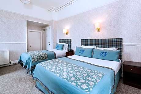 Family Room (2 Adults + 2 Children)