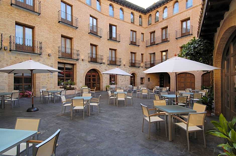 Hotel Cienbalcones