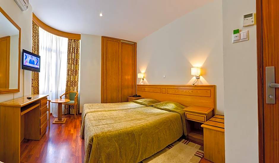 Avenida Park Residence