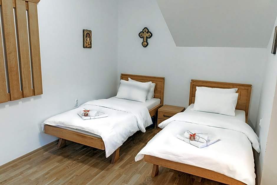 Guest Mansion, Гостински Палат