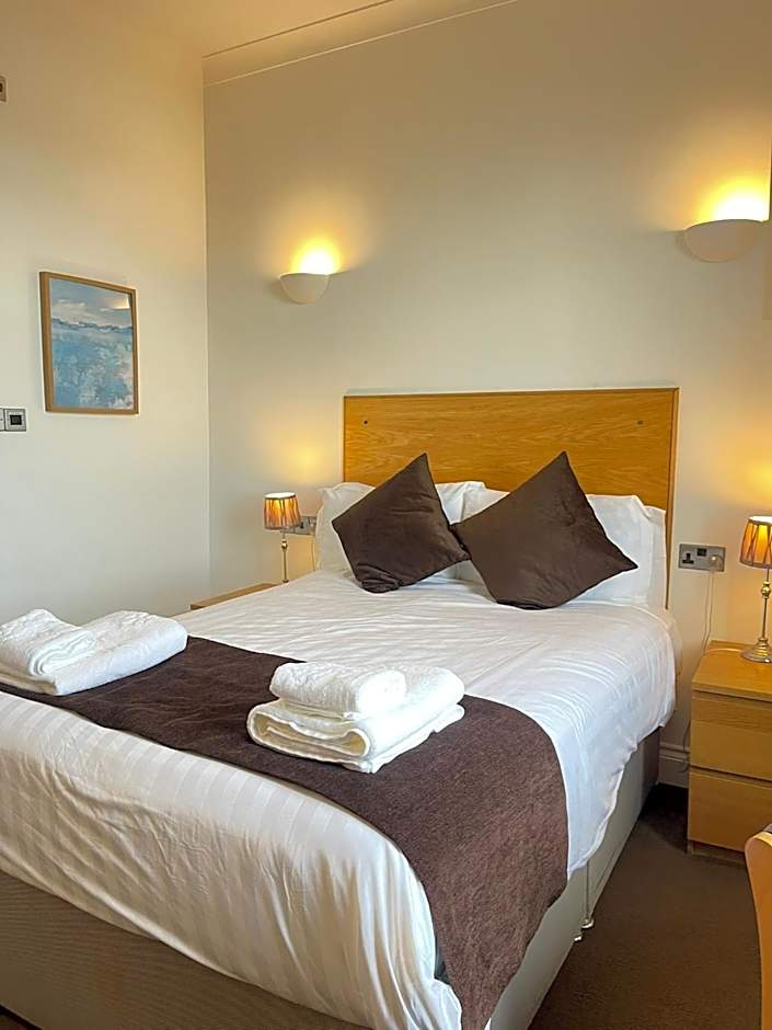 Four Saints Brig Y Don Hotel