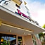 Travelbee Capitol Inn