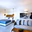 La Stella Suites