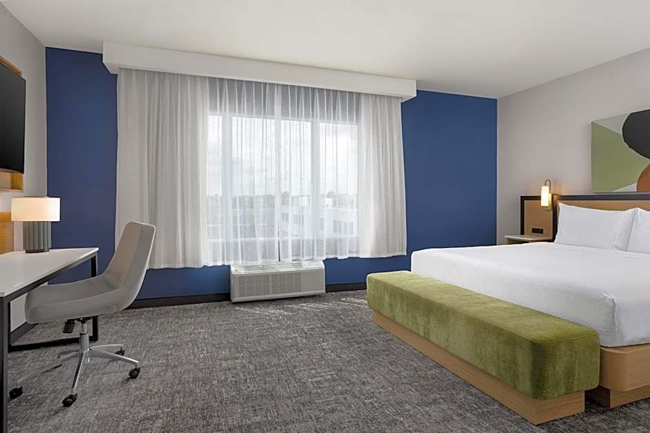 Spark by Hilton Montreal Brossard