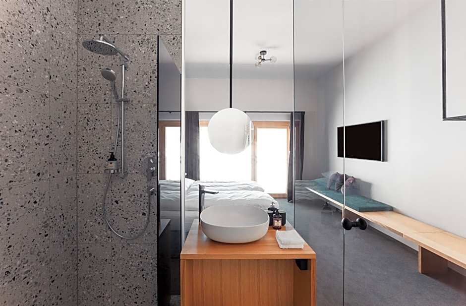 Burgi's - Adults only