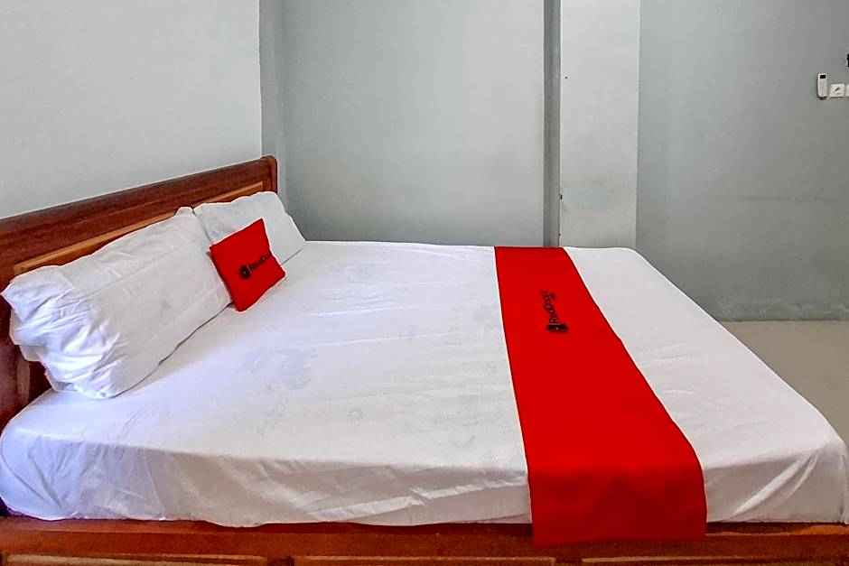 RedDoorz Syariah at Fariza Guesthouse Kendal