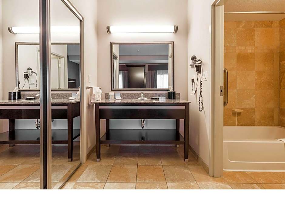 Hampton Inn By Hilton & Suites Lethbridge Ab Cn