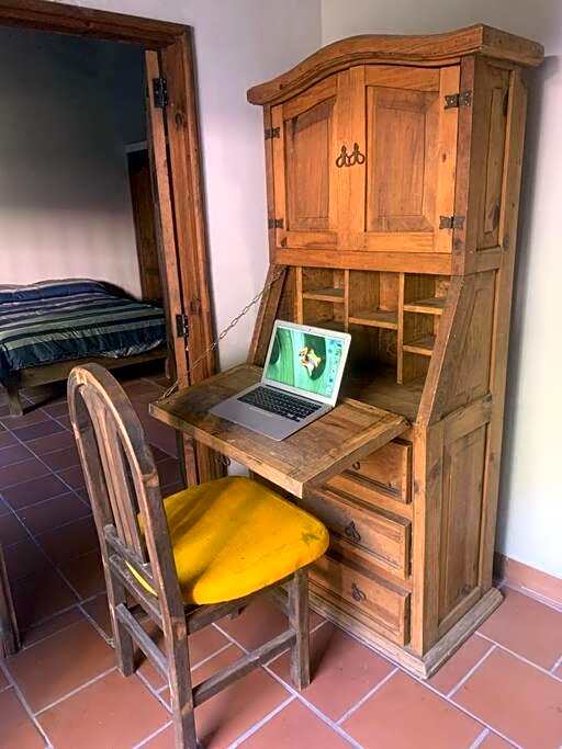 Residencia estilo Californiana Jardín de los Soles