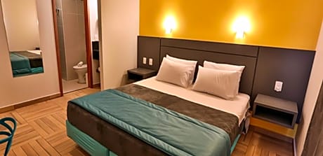 Standard Queen Non-Smoking