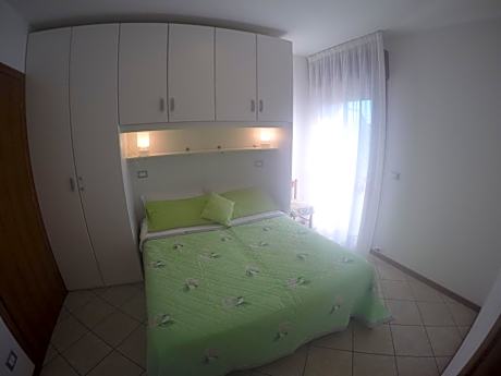 One-Bedroom Apartment with Balcony