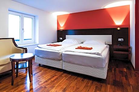 Double Room (Street Side)