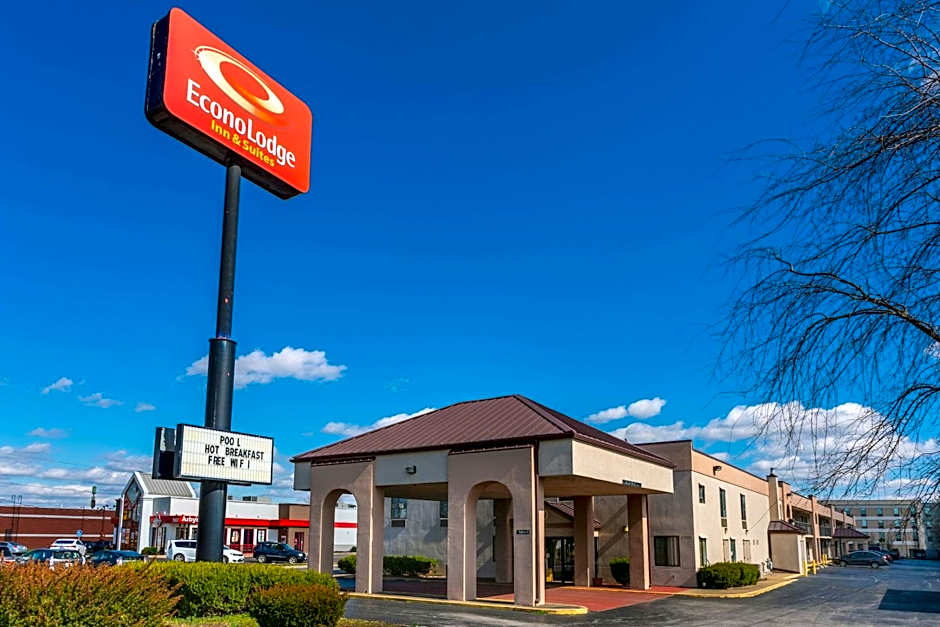 Econo Lodge & Suites Clarksville near Governors Square Mall