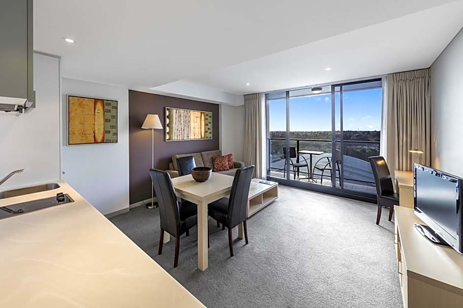 Oaks Adelaide Horizons Suites