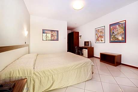 Double or Twin Room with Balcony and Lake View