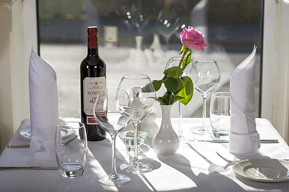 Hylands Burren Hotel