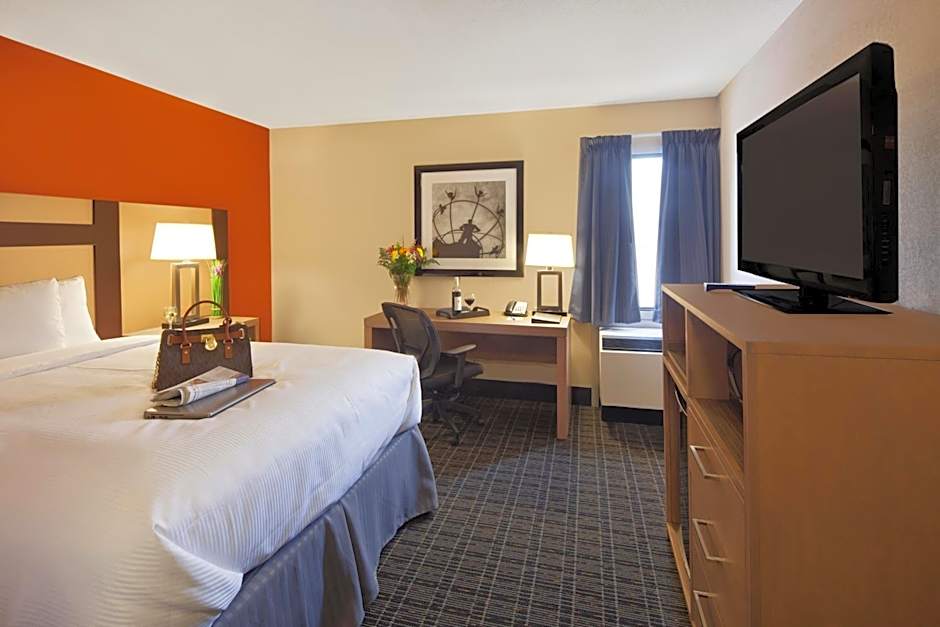 Canadas Best Value Inn - Toronto