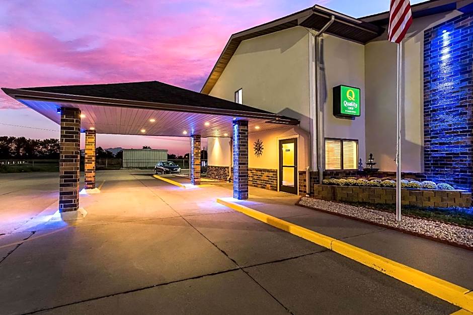 Quality Inn Galesburg near US Highway 34 and I-74