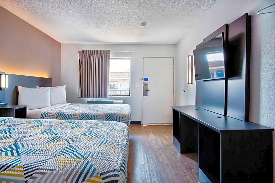 Motel 6-Salem, OR