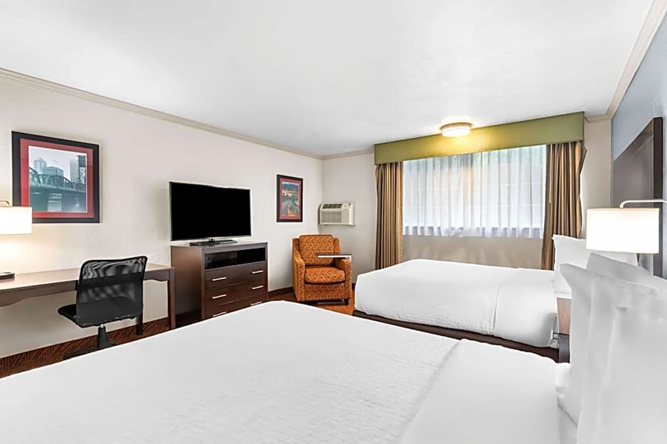 Best Western Plus Parkway Inn