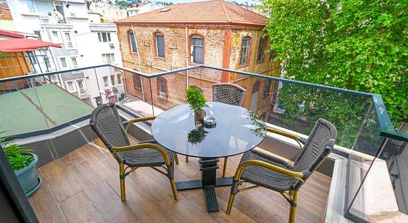 Loren Hotel & Suites