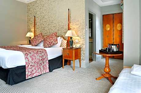 Family Room (2 Adults + 2 Children)