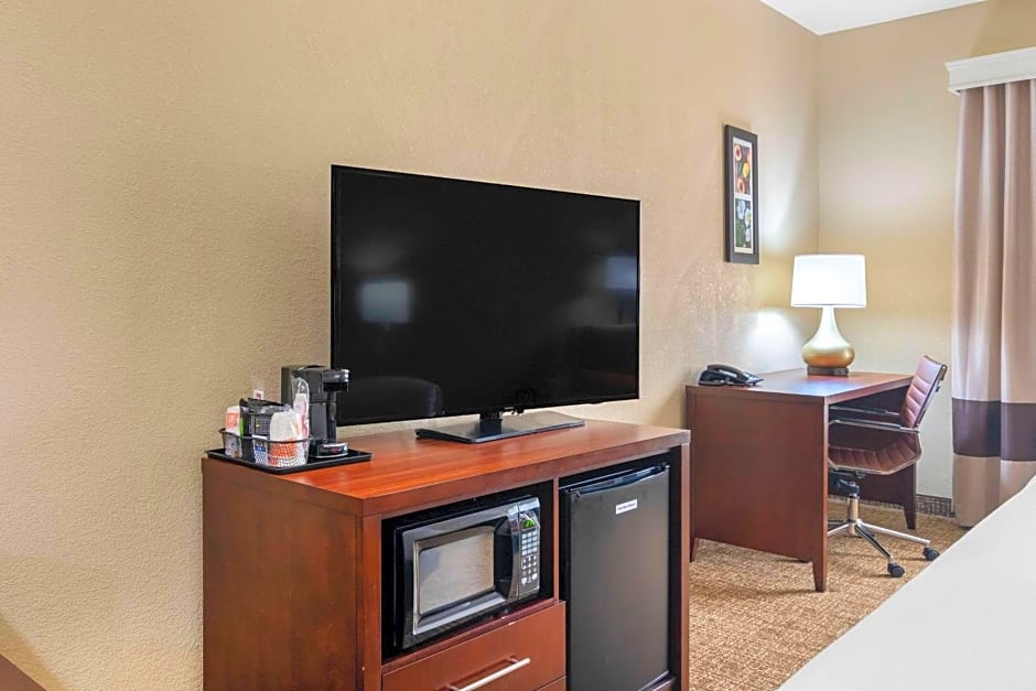 Comfort Inn & Suites