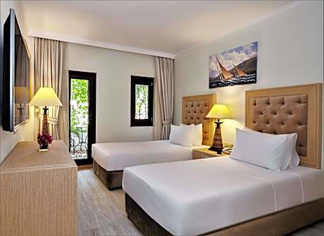 Twin Guest Room