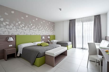 Junior Suite with Terrace and Hot Tub