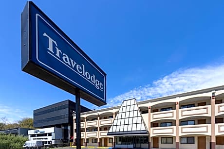 Travelodge by Wyndham Manhasset