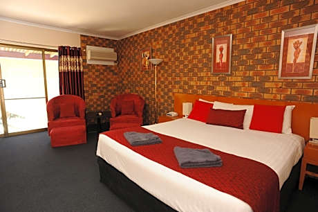 Deluxe King Room