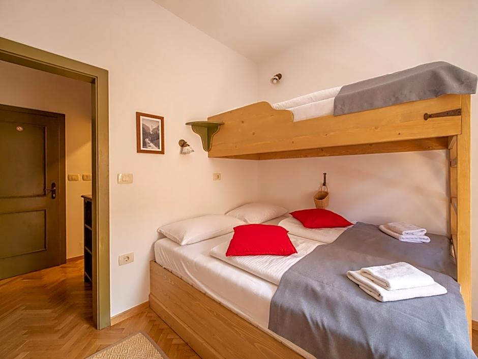 Berghi Hotel and Apartments