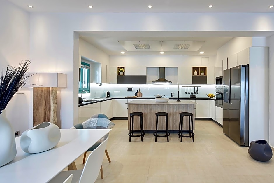 Almyriki Beach Villa