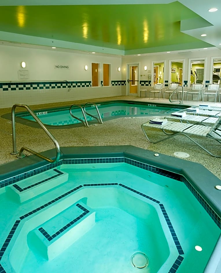 Fairfield Inn & Suites by Marriott Brunswick Freeport