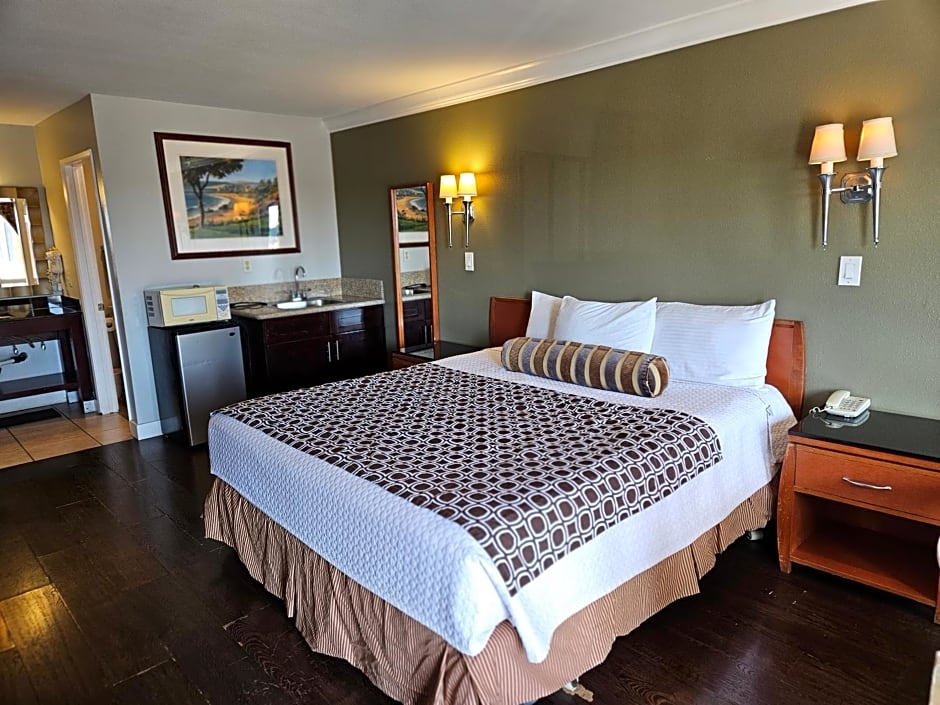 Fullerton Inn