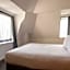 Aris Grand Place Hotel
