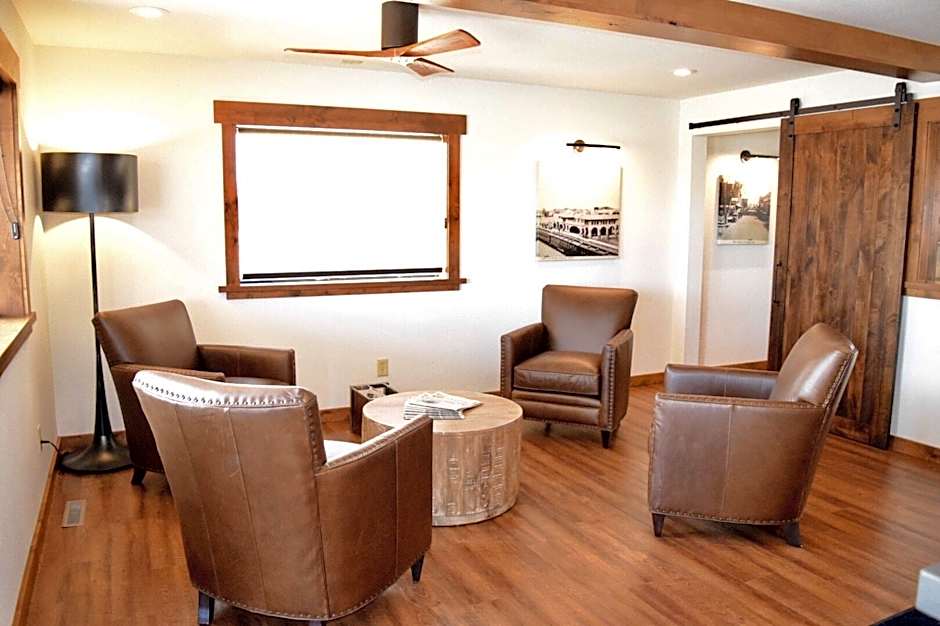 Boarders Inn & Suites by Cobblestone Hotels - Syracuse