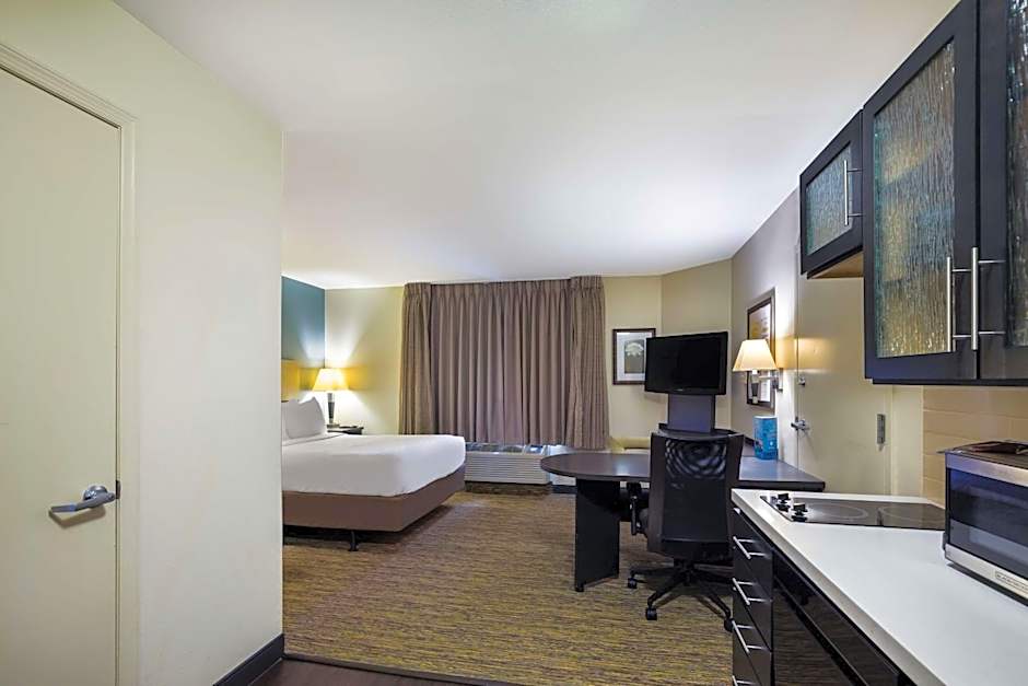 Sonesta Simply Suites St Louis Earth City