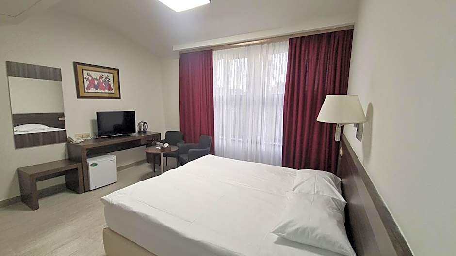 Yerevan Deluxe Hotel