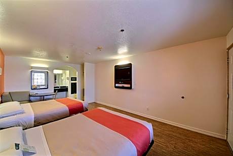 Quadruple Room - Disability Access - Non-Smoking